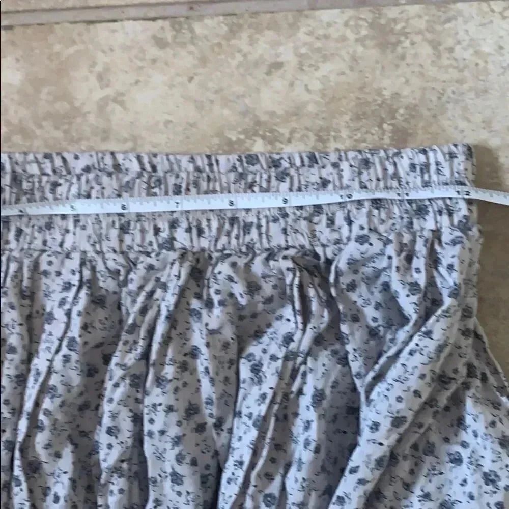 🌸 Brandy Melville Women One Size Floral‎ Skirt 🌸 - Picture 4 of 5